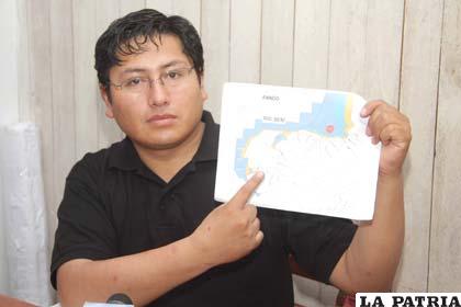 Bernardo Nina responsable de tratamiento de aguas residuales del ministerio de aguas en conferencia de prensa en Riberalta Beni