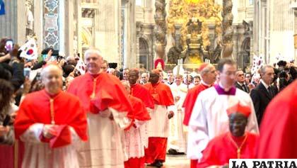 Los 19 nuevos purpurados en El Vaticano