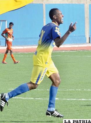 Uellington Martins anotó tres goles