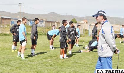 Baldivieso dirige los entrenamientos de San José
