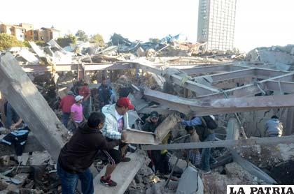Vista general minutos después de la explosión en el hospital materno infantil en México