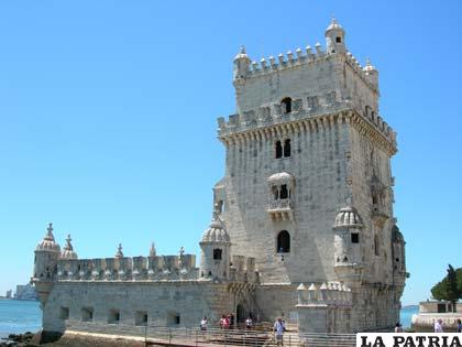 La Torre comenzó a contruirse entre 1514 y 1515 para proteger a la ciudad de Lisboa de asaltos