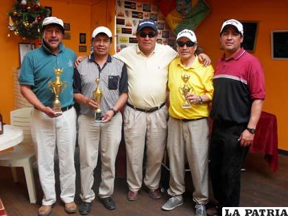 Los campeones del certamen de golf que se realizó el domingo