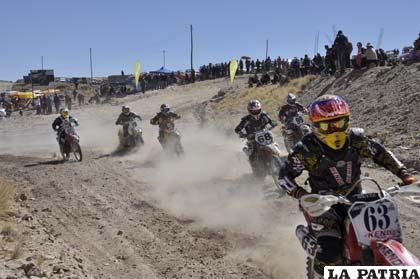 El motociclismo en Oruro se organizará de una mejor manera