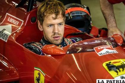 Sebastian Vettel al mando de su nuevo bólido