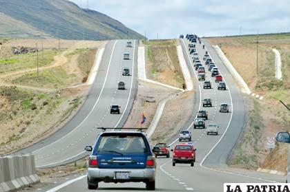 Con la doble vía se espera reducir las horas de viaje y los riesgos de accidentes