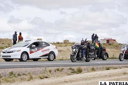 Motociclistas del grupo Harley Davidson escoltaron a Morales en su recorrido por la doble vía