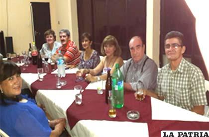 De derecha a izquierda: Cnl. Alfredo Doffigny Rivero, Enrique Miralles Bová (Invitado especial), Ana Montero Rivero, Rosario Doffigny Rivero, Pablo Enrique Doffigny Rivero, Roxana Doffigny Rivero (recién llegada de Valencia, España).