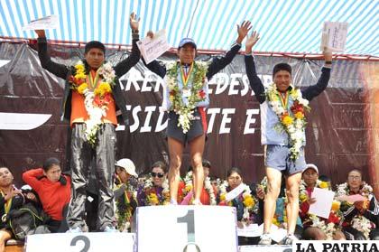 Huanca, Fernández y Salamanca, en el podio de ganadores