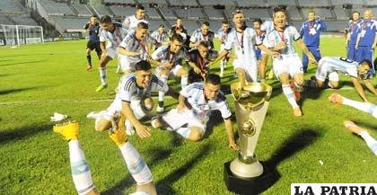 El festejo de los jugadores argentinos por la conquista del título