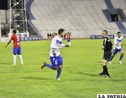 Ángel Orué anotó el sexto gol para los “santos” en su debut