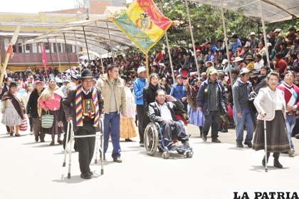 Personas con discapacidad homenajearon a Oruro