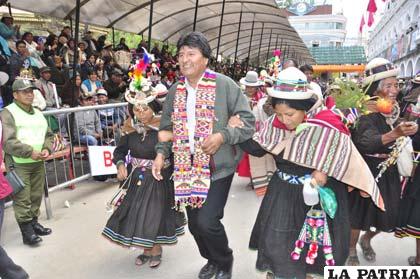 Evo Morales compartió con los comunarios de su natal Orinoca