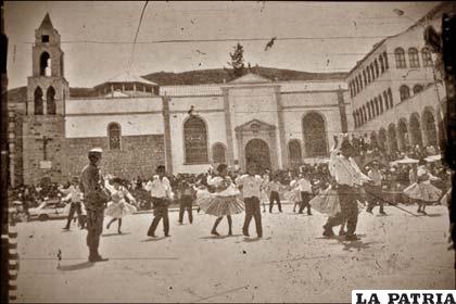“Llameros” en el Último Convite en la década de los 90. / Foto Presencia