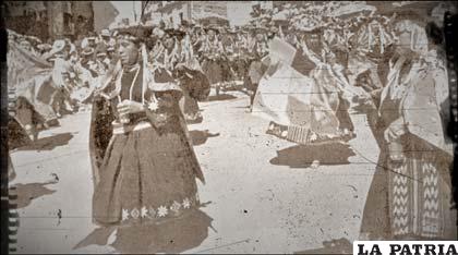 Danza del Phujllay 1983 / Foto Presencia