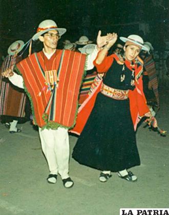 Danza del khantu en pareja, 1994