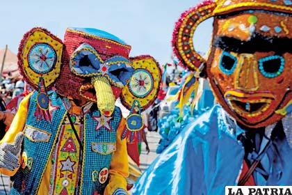 El colorido es característica en el Carnaval de Barranquilla