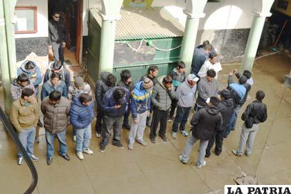 Los presuntos antisociales fueron detenidos en la Felcc