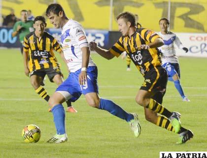 Cuellar delantero de San José, no estuvo acertado ante los 