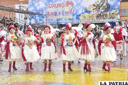 Trajes que encantaron en la morenada Mejillones