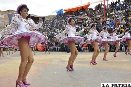 Belleza de las integrantes de los Caporales Centralistas