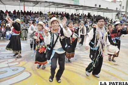 La Fraternidad Artística y Cultural Phujllay Oruro