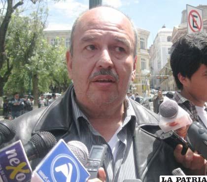 El senador de Unidad Demócrata, Arturo Murillo