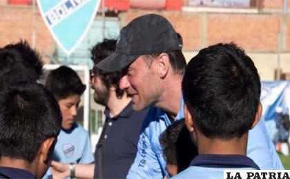 Jude Law visitó el entrenamiento de Bolívar