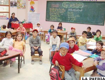 Bolivia enfrenta un nuevo proceso de educación