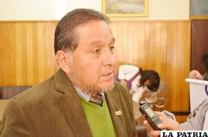 Carlos Antezana se ausentó a Madrid-España y ya está de retorno