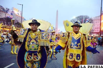 Morenada de bolivianos en Buenos Aires-Argentina