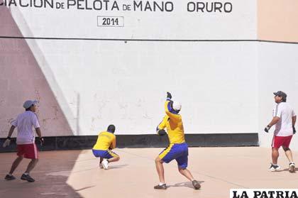 Pelotaris que participarán en los campeonatos locales