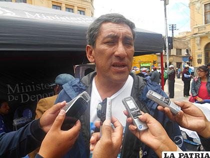El ministro de deportes Tito Montaño