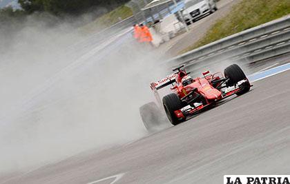 Durante las pruebas que se hizo en pista mojada