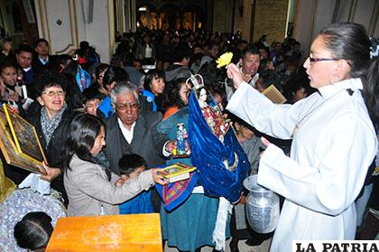 El nuncio estuvo ausente de la eucaristía en honor de  la Virgen del Socavón