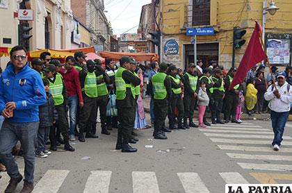 Efectivos policiales tendrán la responsabilidad de resguardar la entrada del Carnaval