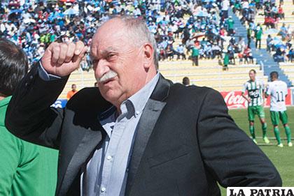 Azkargorta aún tiene dudas para armar su equipo /APG