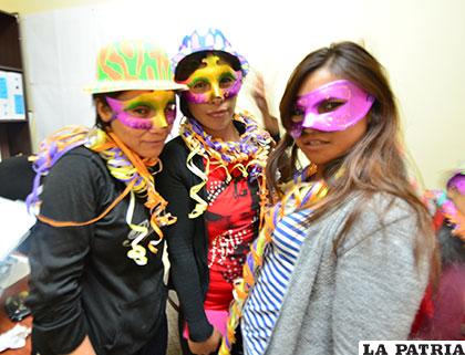 Comadres festejaron alegres su día