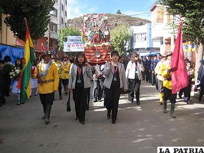 El Sábado de Peregrinación todos los danzarines demuestran su fe