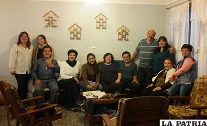 En días pasados en la ciudad de Cochabamba, se reunieron miembros de la familia Rivero Castedo, con integrantes de la familia Miralles Iporre para confraternizar y compartir un té en el domicilio de la familia Miralles.