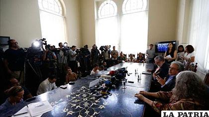 Científicos brasileños durante la conferencia de prensa sobre el virus del zika en Río de Janeiro