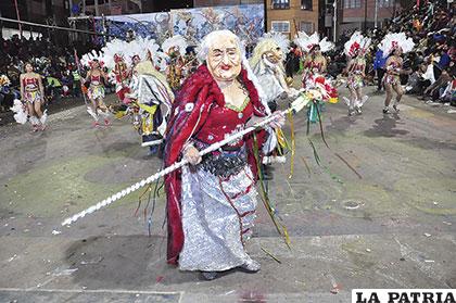 La figura de la abuela es parte de los Tobas Uru Uru