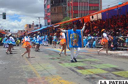 Rector considera que bloqueos afectaron al Carnaval orureño