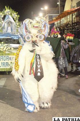 Oso que se distingue por la corbata, Diablada 