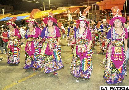 Sin importar la hora, Tinkus San Simón ingresaron con energía