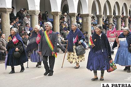 Las esposas de los beneméritos aún demuestran su civismo