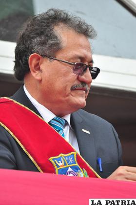 Alcalde Bazán apuesta por la implementación de servicios básicos en la ciudad 