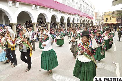 Jacha Carangas y los ponchos verdes