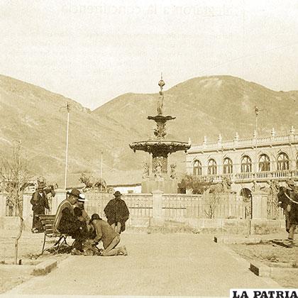La Plaza Mayor, hoy plaza 10 de Febrero, fue escenario de los tumultos promovidos por indígenas