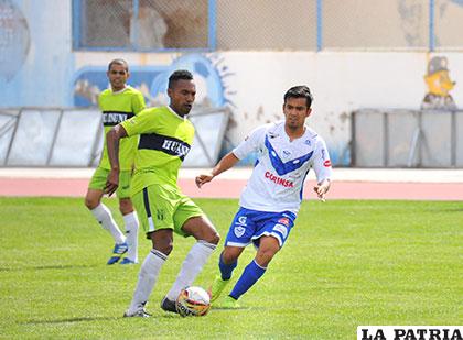 Martins estuvo entrenando e incluso era tomado en cuenta en el equipo titular de EM Huanuni